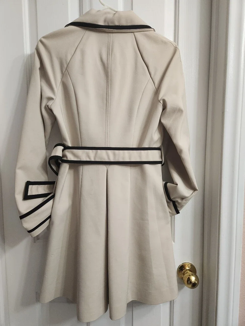 Elle Cream Trench Coat with Black Contrast Trim Sz 2